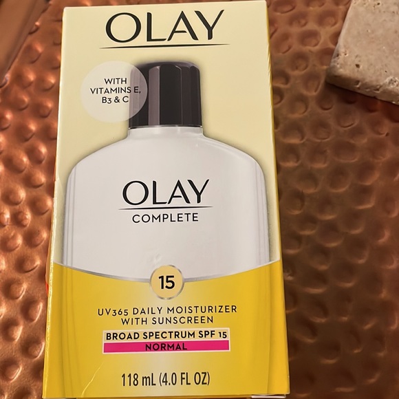 Olay Complete Daily Moisturizer for Normal Skin, NEW!SPF 15, 4 Fl Oz. EXP 2/25 - Picture 12 of 12